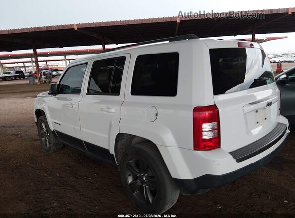 1C4NJPBA1GD601518 2016 JEEP PATRIOT White უკანა სალონის ხედი
