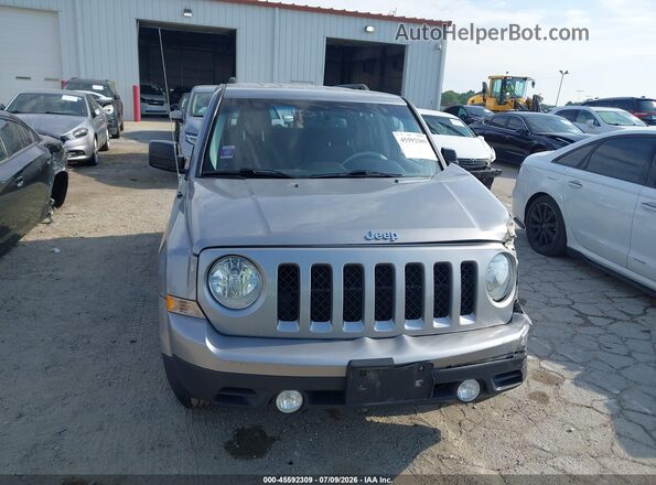 1C4NJPBA1GD642683 2016 JEEP PATRIOT Silver Instrument cluster view