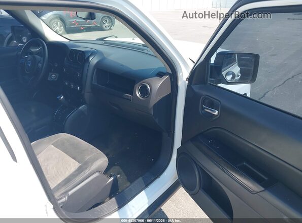 1C4NJPBA1GD670273 2016 JEEP PATRIOT White Սալոնի դիմացի տեսք