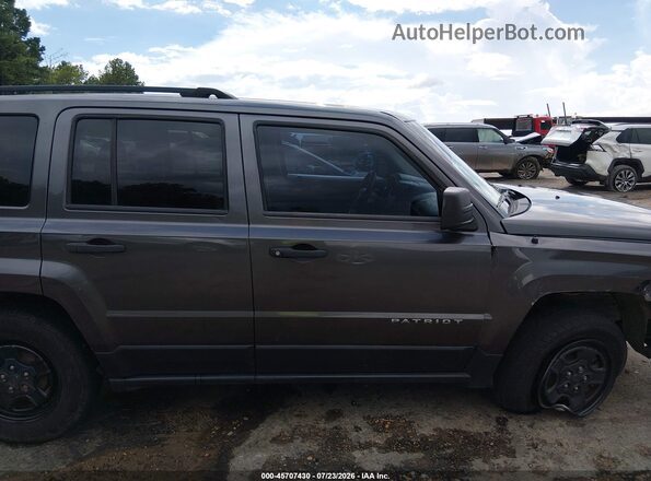 1C4NJPBA2GD589508 2016 JEEP PATRIOT Gray Вид задньої частини салону