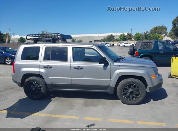 1C4NJPBA2HD209973 2017 JEEP PATRIOT Gray Սալոնի հետևի տեսք