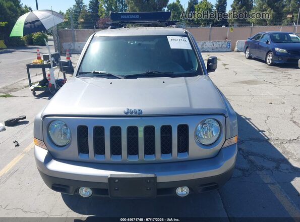 1C4NJPBA2HD209973 2017 JEEP PATRIOT Gray Սարքավորումների վահանակի տեսք