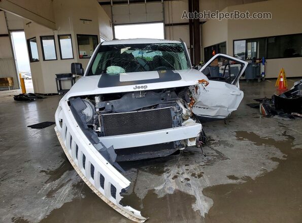 1C4NJPBA3GD602976 2016 JEEP PATRIOT Белый Вид спереди