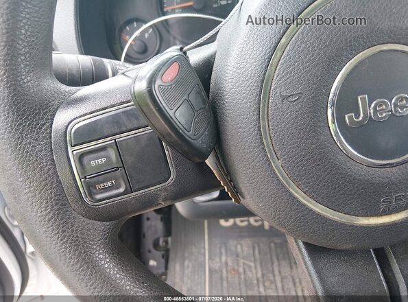 1C4NJPBA3HD116394 2017 JEEP PATRIOT White Dashboard view