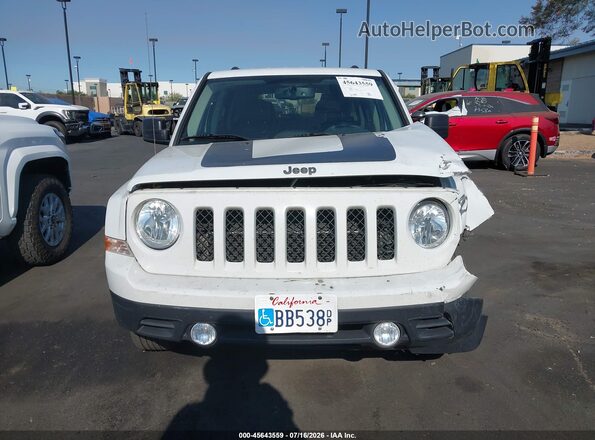 1C4NJPBA4HD200837 2017 JEEP PATRIOT White Вид задньої частини салону