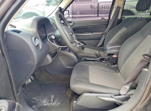 1C4NJPBA6HD146022 2017 JEEP PATRIOT Black Front interior view