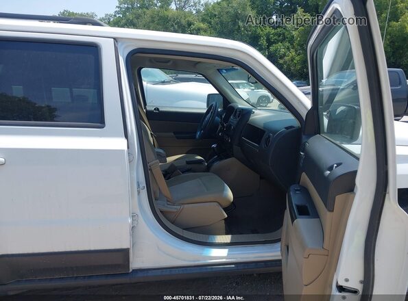 1C4NJPBA7GD769390 2016 JEEP PATRIOT White Սալոնի դիմացի տեսք