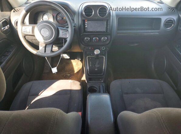 1C4NJPBA8GD693176 2016 JEEP PATRIOT White Dashboard view