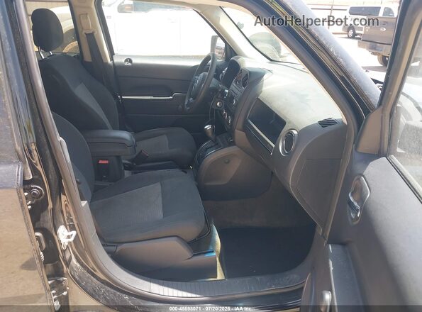 1C4NJPBA8GD807676 2016 JEEP PATRIOT Black Front interior view