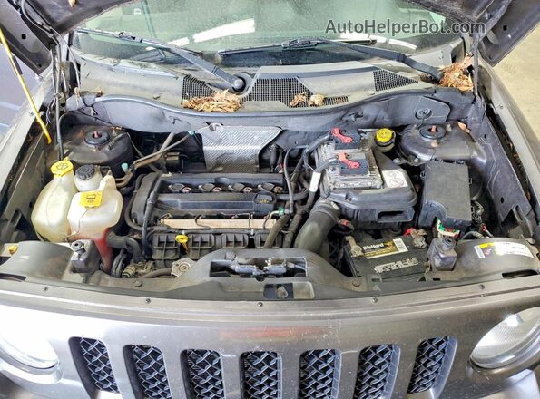 1C4NJPBAXGD537530 2016 JEEP PATRIOT Gray Vista del compartimento del motor