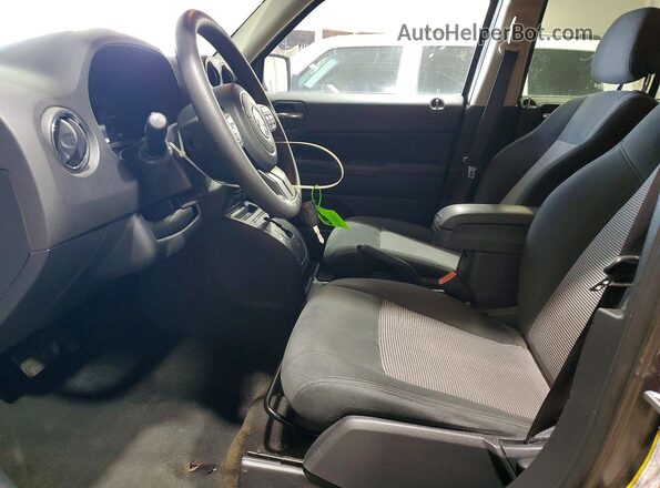 1C4NJPBAXGD537530 2016 JEEP PATRIOT Gray Vista interior delantera