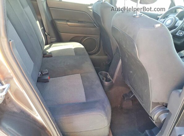 1C4NJPBB0GD507574 2016 JEEP PATRIOT Gray Vista interior trasera