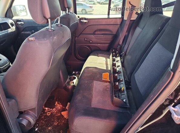 1C4NJPBB4GD808171 2016 JEEP PATRIOT Black Rear interior view