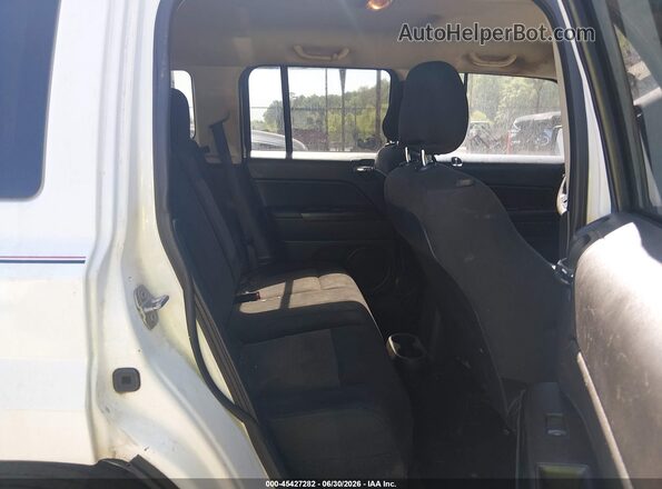 1C4NJPBB6GD548615 2016 JEEP PATRIOT White VIN კოდის სტიკერის ხედი