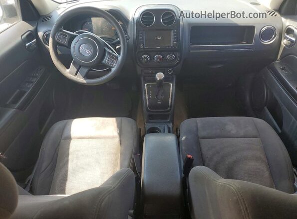 1C4NJPBB6GD770622 2016 JEEP PATRIOT White Dashboard view