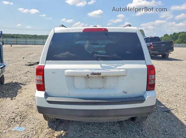 1C4NJPBB6GD770622 2016 JEEP PATRIOT White Rear view