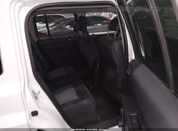 1C4NJPBB6GD804056 2016 JEEP PATRIOT White VIN կոդի պիտակի տեսք