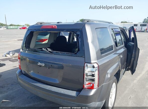 1C4NJPBB8GD554724 2016 JEEP PATRIOT Gray Vista interior trasera