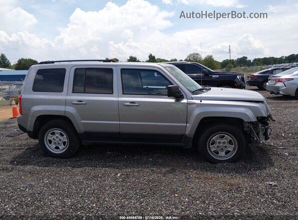 1C4NJPBB8GD649574 2016 JEEP PATRIOT Silver Vista interior trasera