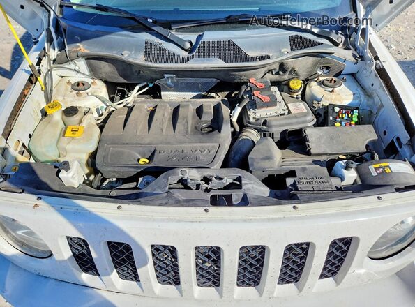 1C4NJPBB9GD700239 2016 JEEP PATRIOT White Vista interior trasera