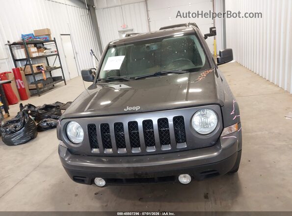 1C4NJPFA0GD794853 2016 JEEP PATRIOT Gray Vista interior trasera