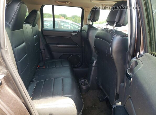 1C4NJPFA0HD209285 2017 JEEP PATRIOT Gray Widok wnętrza z tyłu