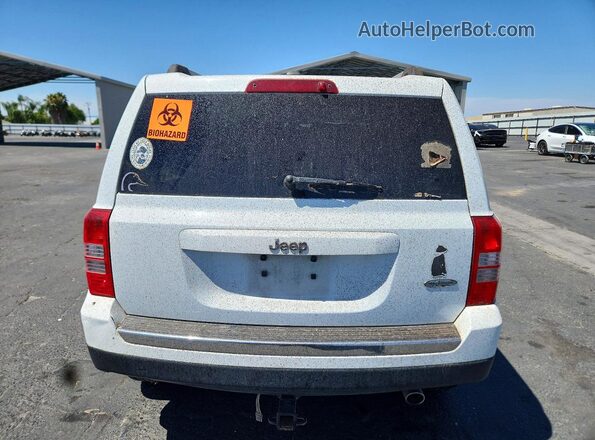 1C4NJPFA2GD620959 2016 JEEP PATRIOT White უკანა ხედი