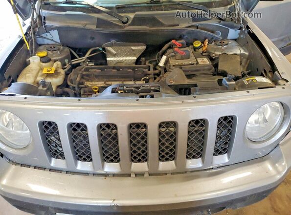 1C4NJPFA3HD188237 2017 JEEP PATRIOT Silver Vista interior trasera