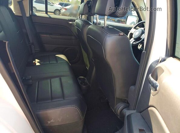 1C4NJPFA4GD562501 2016 JEEP PATRIOT White Вид задньої частини салону