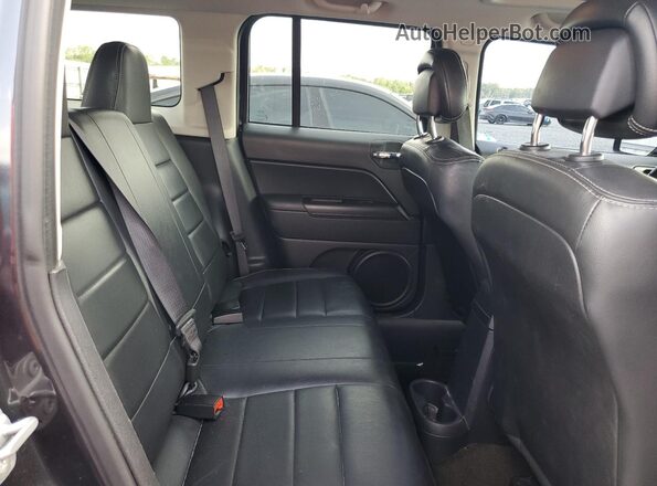 1C4NJPFA4GD589648 2016 JEEP PATRIOT Gray Rear seats view