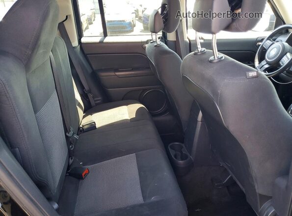 1C4NJPFA4GD612359 2016 JEEP PATRIOT Black Вид задньої частини салону