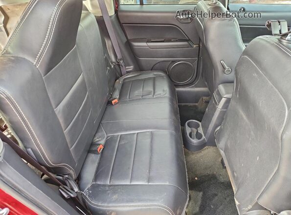 1C4NJPFA4GD777263 2016 JEEP PATRIOT Red Widok tylnych siedzeń