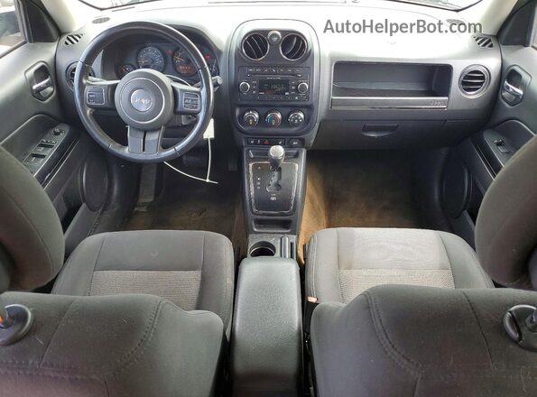 1C4NJPFA7GD711418 2016 JEEP PATRIOT Silver Vista del salpicadero