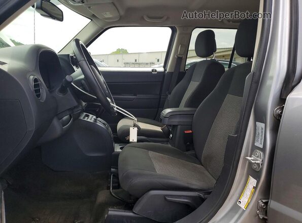 1C4NJPFA7GD711418 2016 JEEP PATRIOT Silver Vista interior delantera