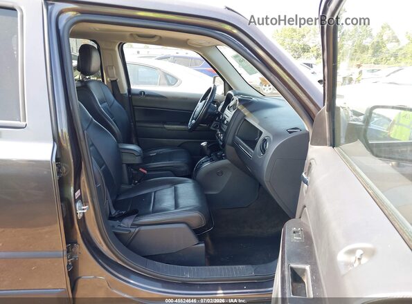 1C4NJPFA7HD199256 2017 JEEP PATRIOT Gray Widok wnętrza z przodu