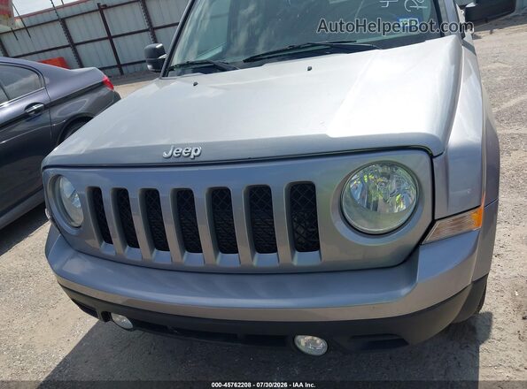 1C4NJPFA9HD150141 2017 JEEP PATRIOT Silver Սարքավորումների վահանակի տեսք