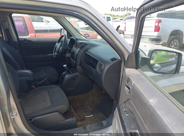 1C4NJPFA9HD150141 2017 JEEP PATRIOT Silver Սալոնի դիմացի տեսք