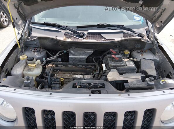 1C4NJPFAXGD652140 2016 JEEP PATRIOT Серебряный Вид сзади