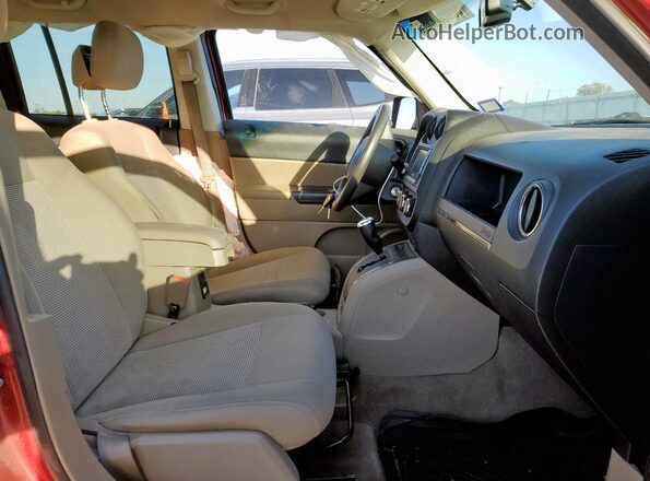 1C4NJPFB1GD815671 2016 JEEP PATRIOT Maroon წინა სალონის ხედი