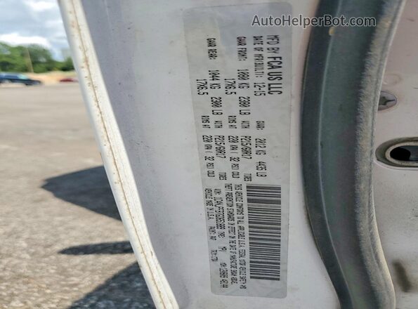1C4NJPFB7GD651889 2016 JEEP PATRIOT White Engine compartment view