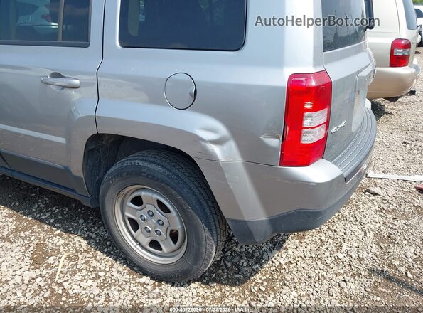 1C4NJRBB0GD719273 2016 JEEP PATRIOT Silver ხელსაწყოთა პანელის ხედი