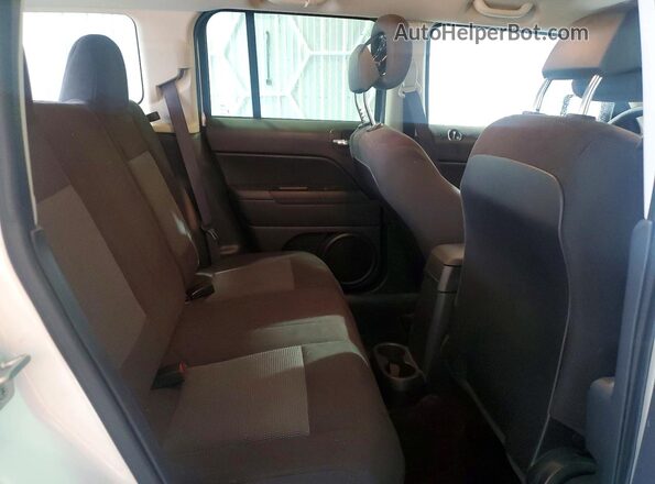 1C4NJRBB1GD714891 2016 JEEP PATRIOT White Rear interior view