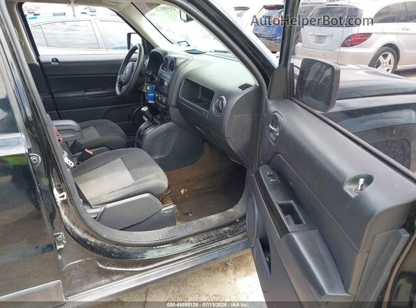 1C4NJRBB3HD105626 2017 JEEP PATRIOT Черный Вид салона спереди