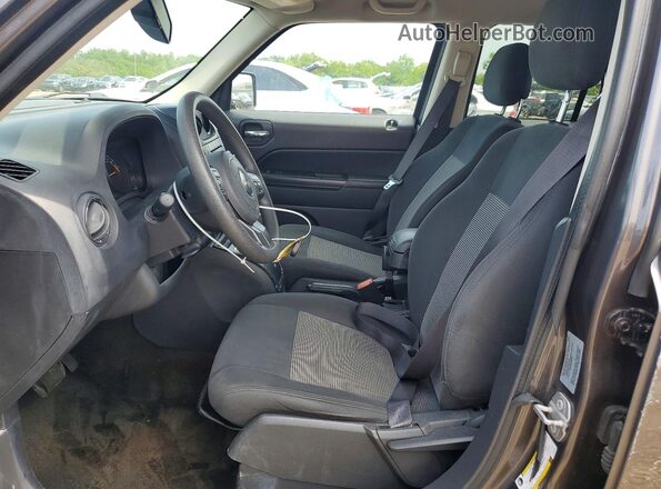 1C4NJRBB3HD105917 2017 JEEP PATRIOT Угольный Вид салона спереди