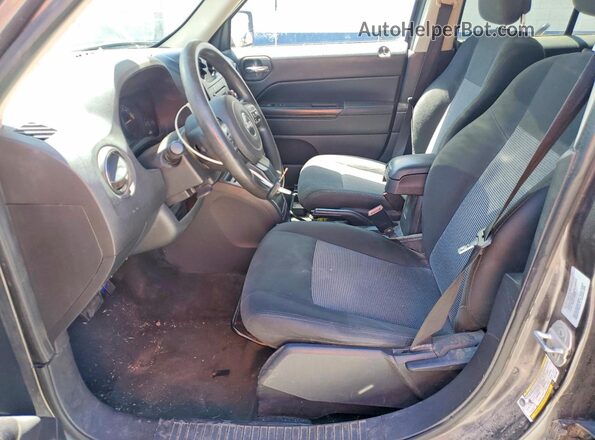 1C4NJRBB4GD512305 2016 JEEP PATRIOT Gray Front interior view