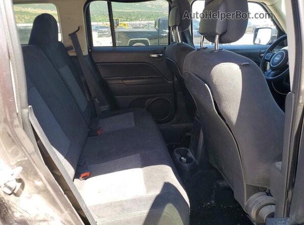 1C4NJRBB4GD512305 2016 JEEP PATRIOT Gray Rear seats view