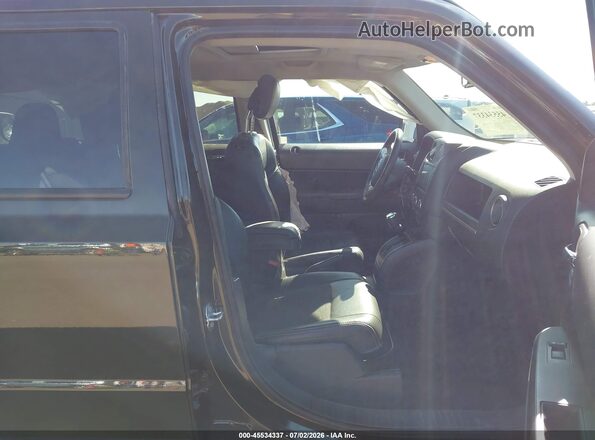 1C4NJRBB5HD164953 2017 JEEP PATRIOT Зеленый Вид салона спереди