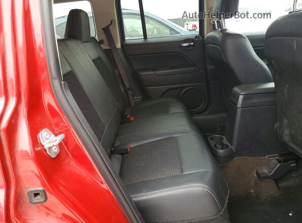 1C4NJRBB8GD672168 2016 JEEP PATRIOT Red Вид задньої частини салону
