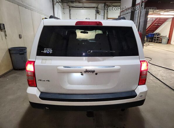 1C4NJRBB8GD684787 2016 JEEP PATRIOT White Rear view