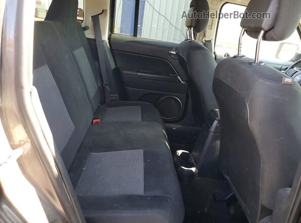 1C4NJRFB0GD626361 2016 JEEP PATRIOT Gray უკანა სალონის ხედი